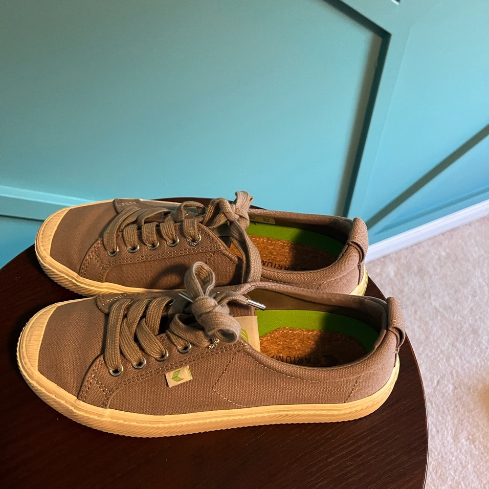 Shoes - Picture 3 of 5